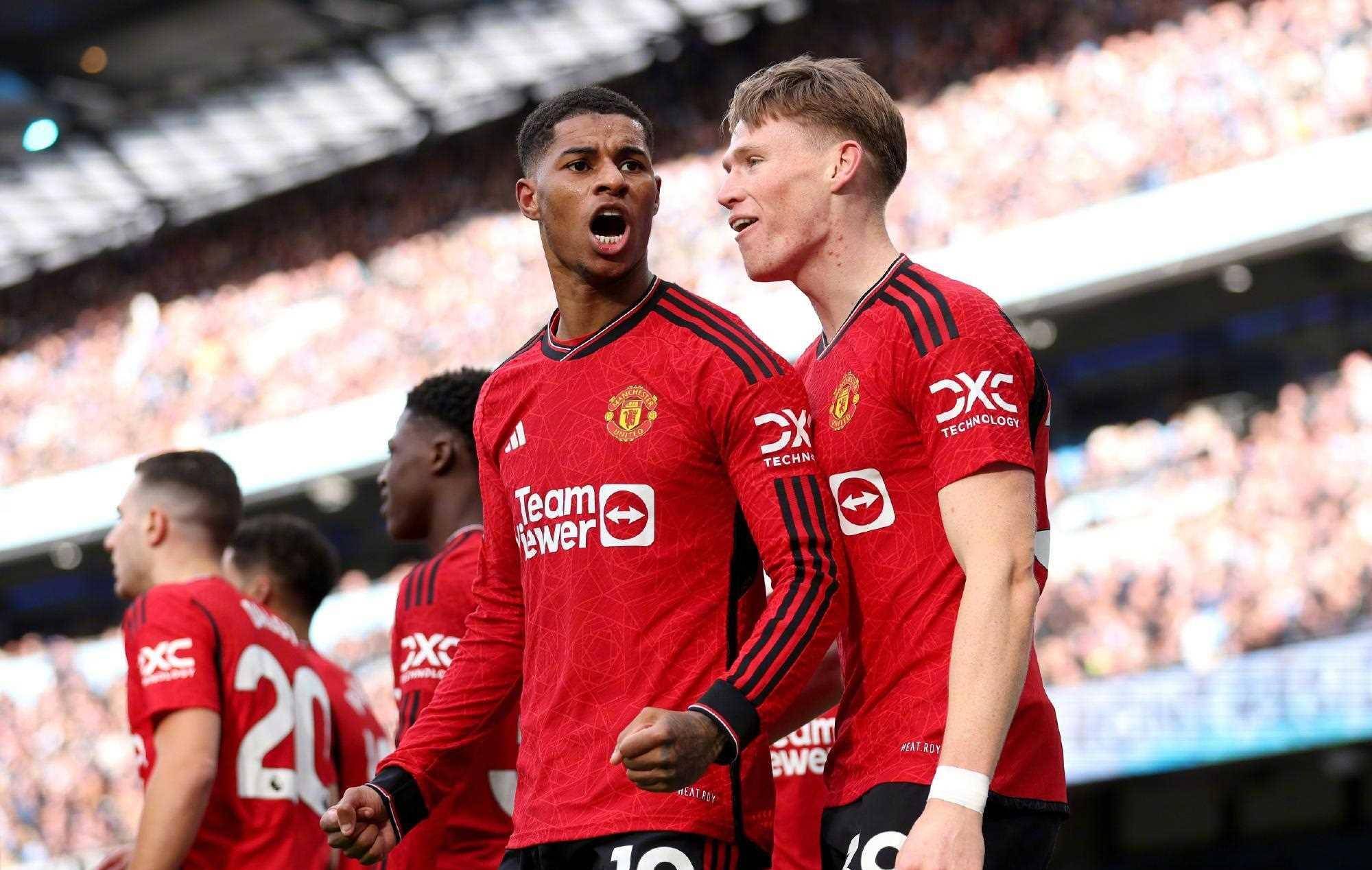 曼联逆转胜出，球员团结一致