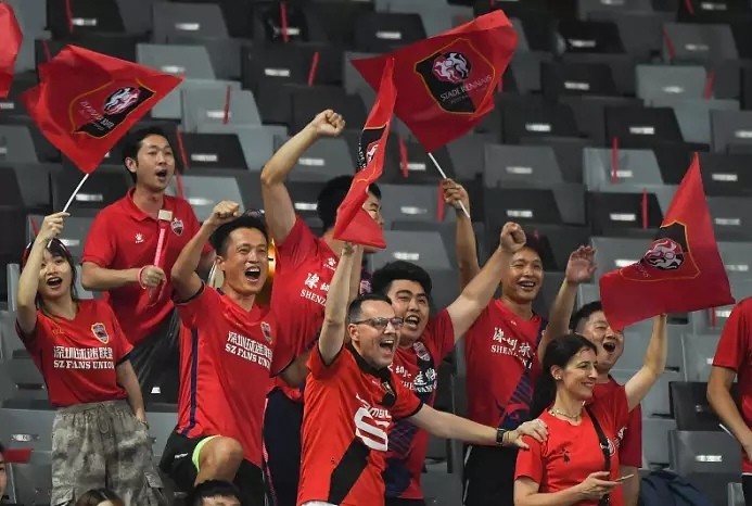 深圳佳兆业客场击败广州恒大,取得胜利 深圳佳兆业客场击败广州恒大,取得胜利