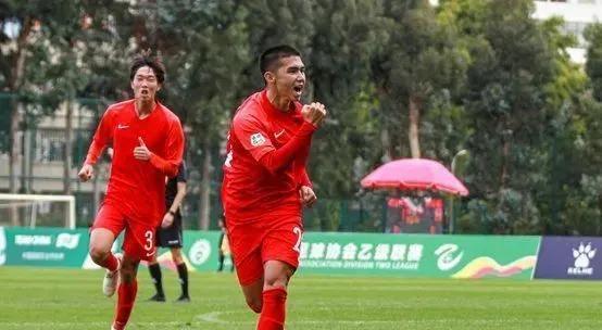 比赛中的球员在国际舞台上脱颖而出