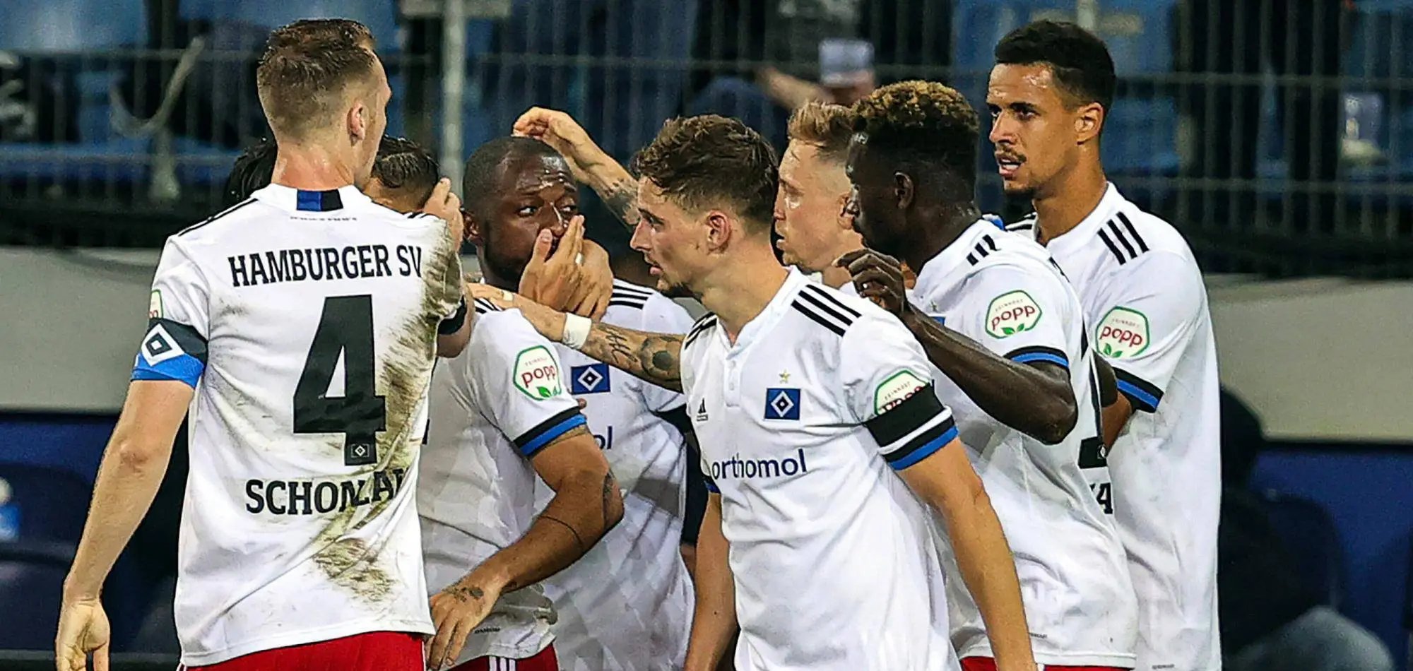 汉堡队在比赛中取得令人振奋的胜利 汉堡队在比赛中取得令人振奋的胜利