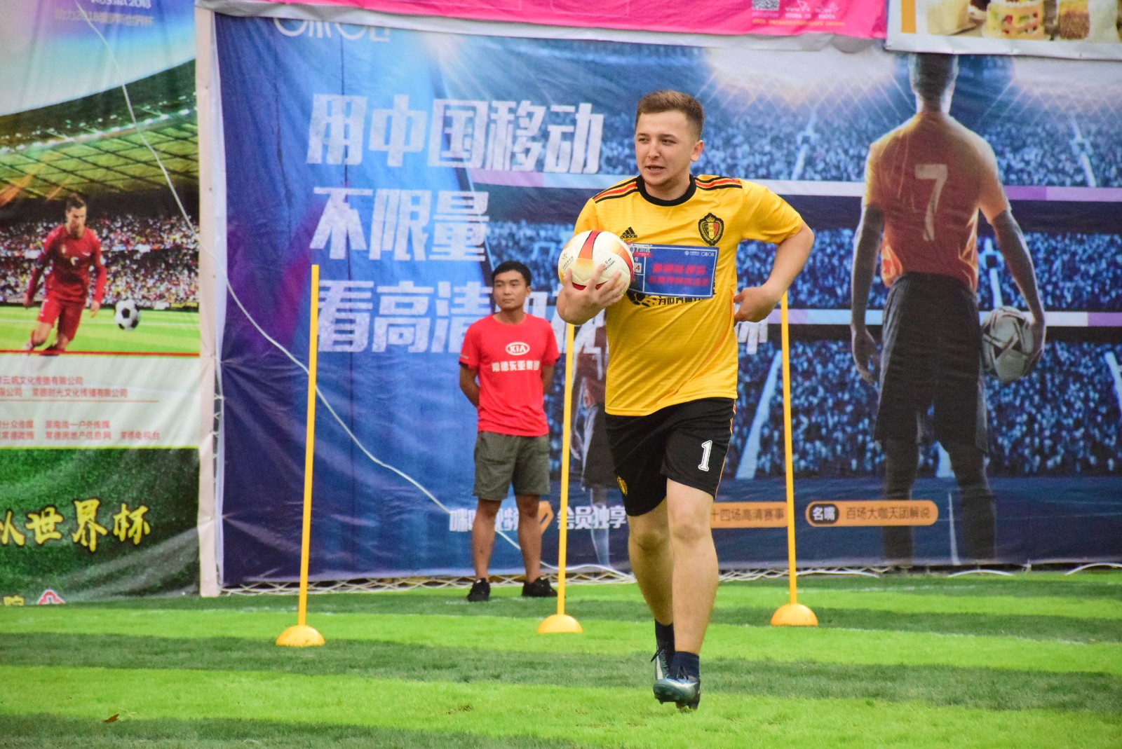 东亚球队强劲出击,赛场激情澎湃局势紧迫 东亚球队强劲出击,赛场激情澎湃局势紧迫