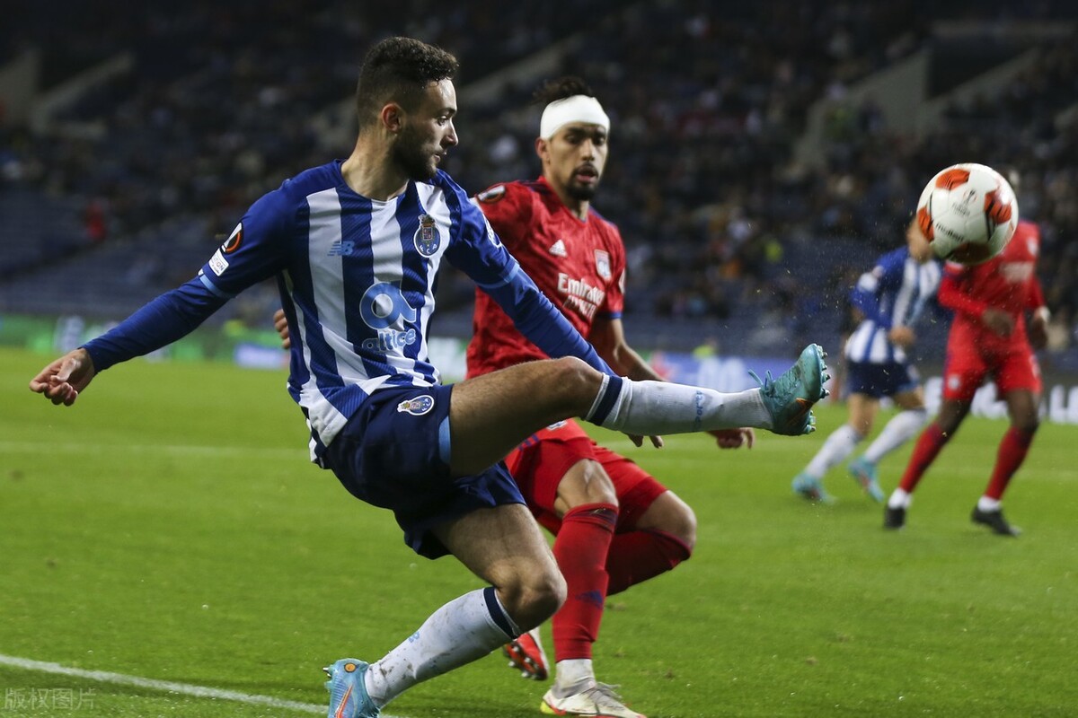 包含势均力敌:马赛背靠背对阵里昂和尼斯的词条 包含势均力敌:马赛背靠背对阵里昂和尼斯的词条