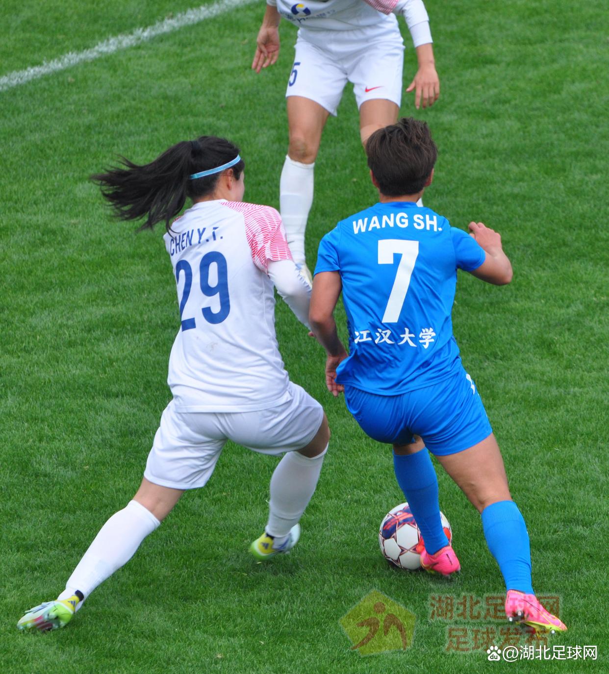 塞尔维亚女足主场作战，打入关键胜利晋级的简单介绍