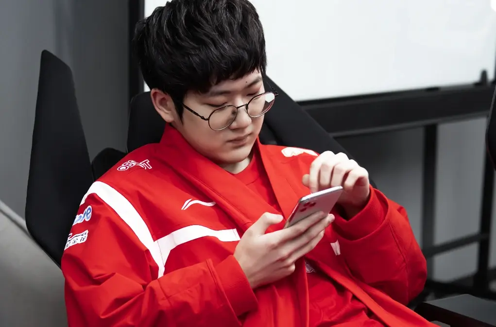 包含100T翻盘EDG,Lehends极限生还后反打宿敌对决全球总决赛,让粉丝疯狂欢呼的词条 包含100T翻盘EDG,Lehends极限生还后反打宿敌对决全球总决赛,让粉丝疯狂欢呼的词条