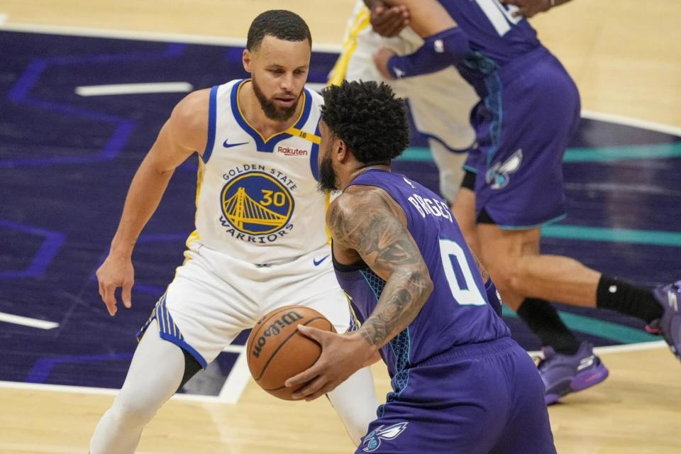 勇士大胜黄蜂，库里砍下30+9+9