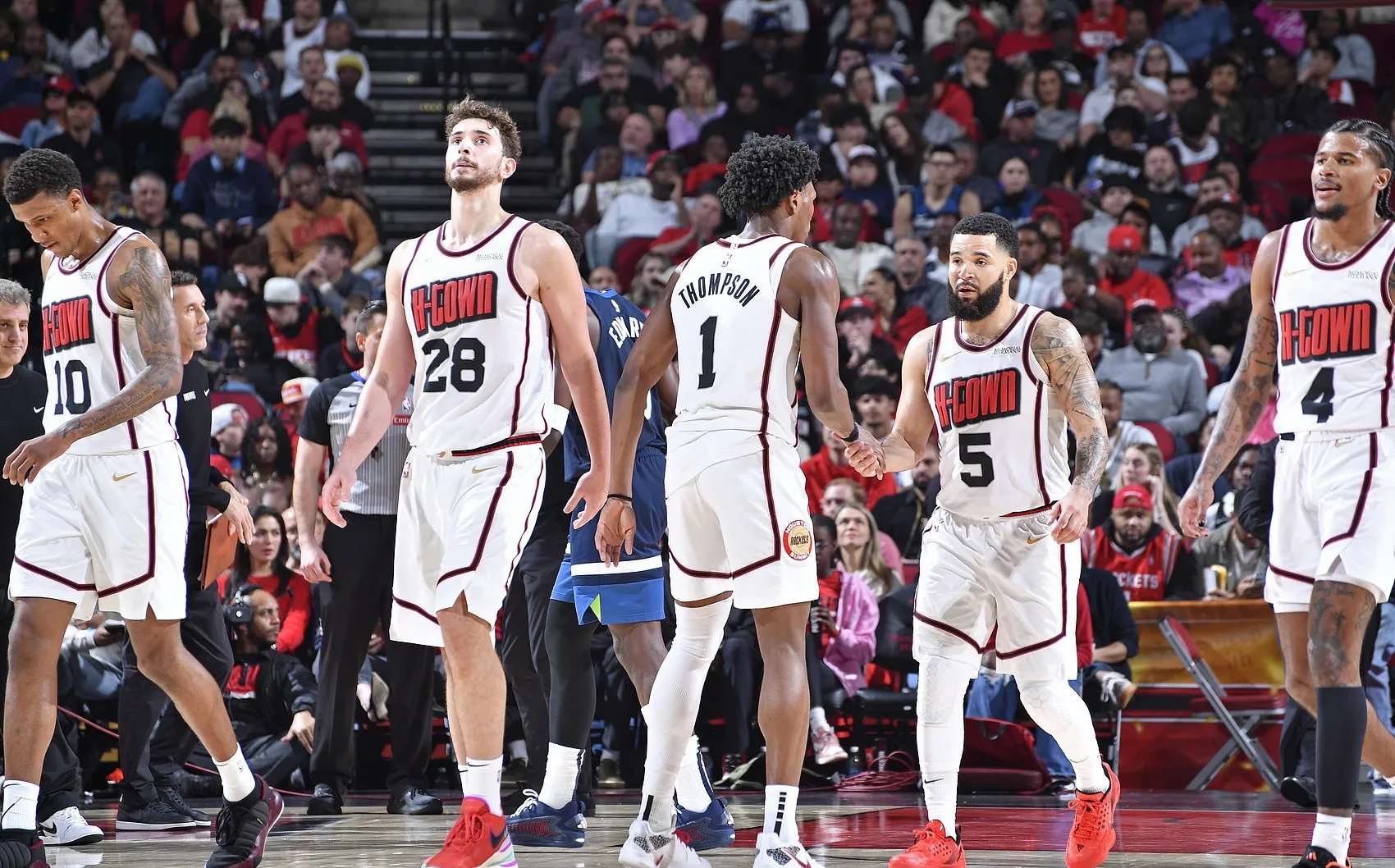 爵士队进攻火力全开，季后赛阵容壮大