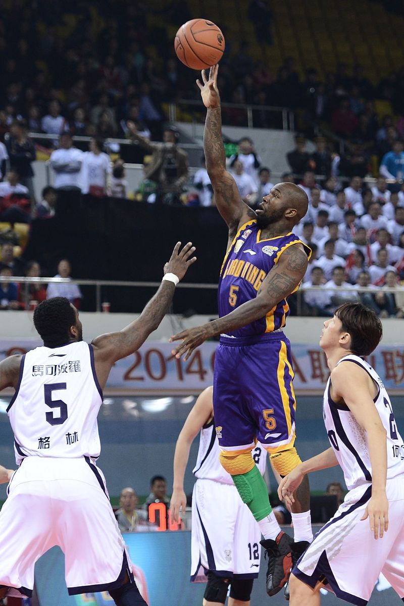 雄鹿遭遇尼克斯逆转,保罗发威 雄鹿遭遇尼克斯逆转,保罗发威