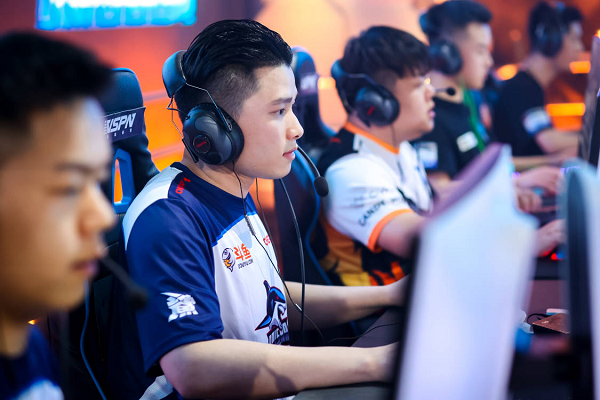 RNG血洗EG，Meiko拿下关键大龙宿命之战小组赛，强势挺进下一轮