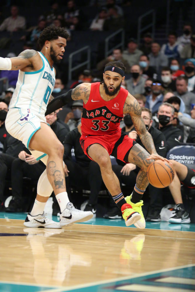 猛龙客场擒黄蜂，范弗利特砍下30分