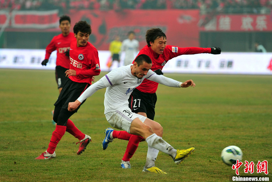 延边全力拼搏，客场逼平强敌