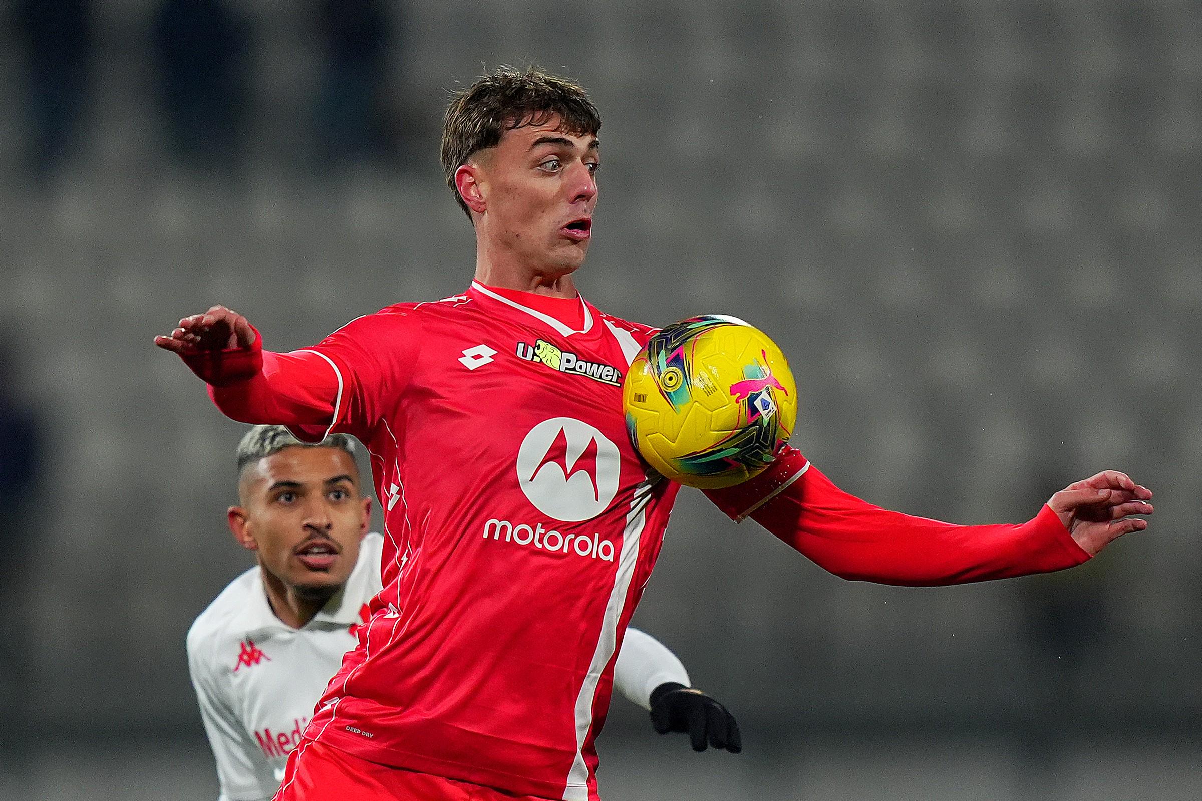 罗马尼亚运动员在比赛中创造历史 罗马尼亚运动员在比赛中创造历史