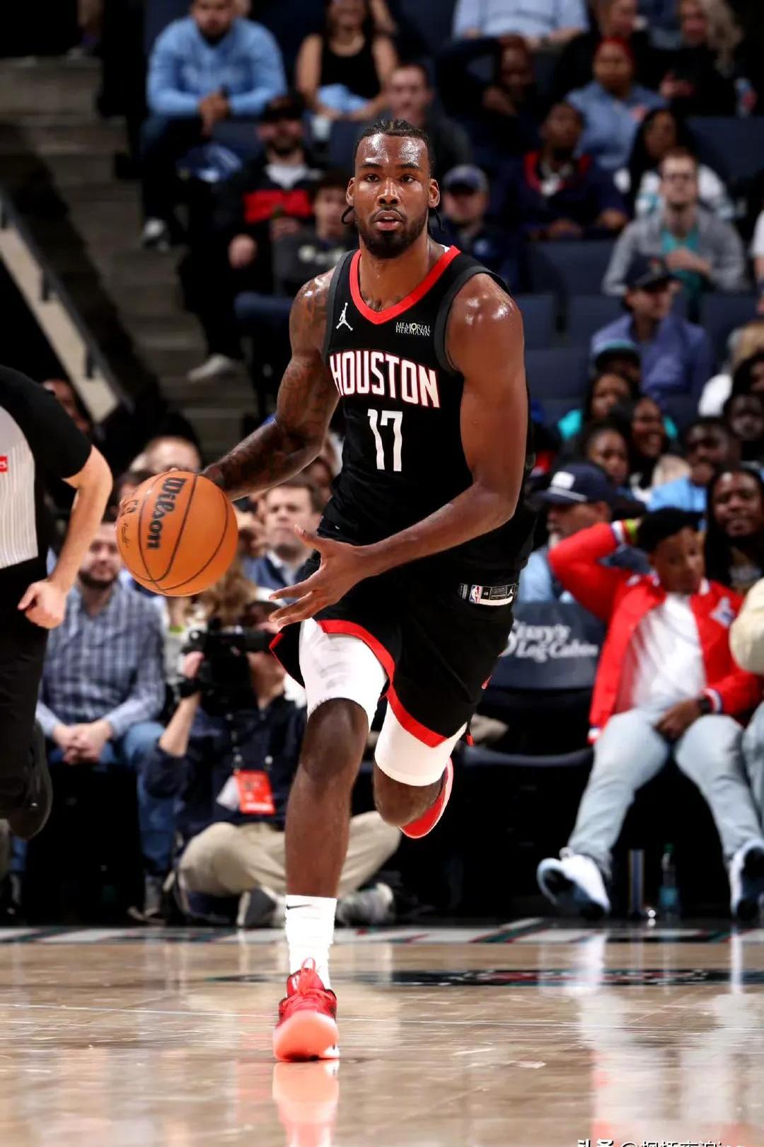 火箭队球员因伤病退出季后赛，实力受到严重打击