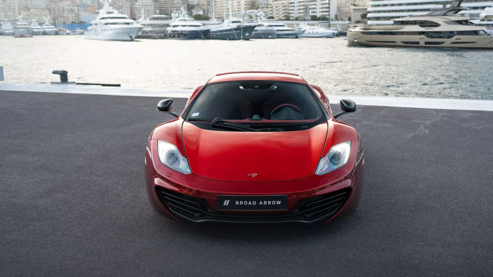 包含梅赛德斯鏖战迈凯伦，汉密尔顿惊艳四座的词条