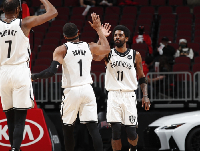 马刺轻取吉林队，哈登带队取胜